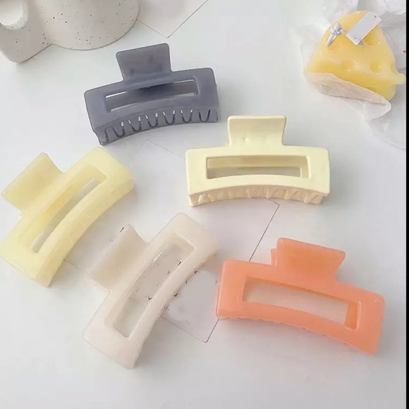 Translucent Rectangular Hair Clip - Coral - Picture 3 of 6